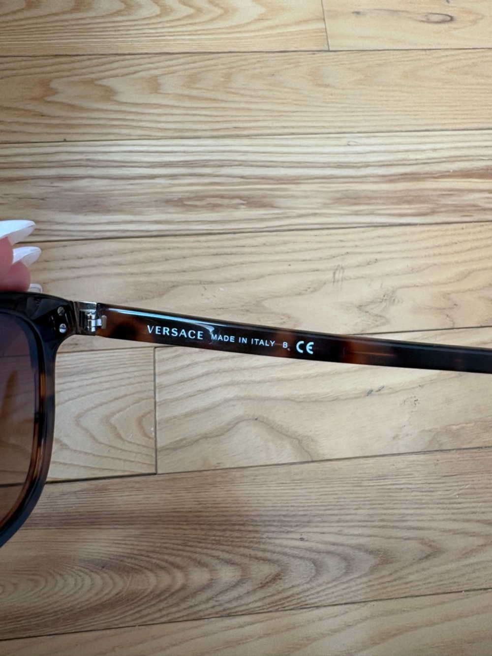 Versace Tortose Sunglasses with Brown Gradient Lenses - Picture 11 of 12